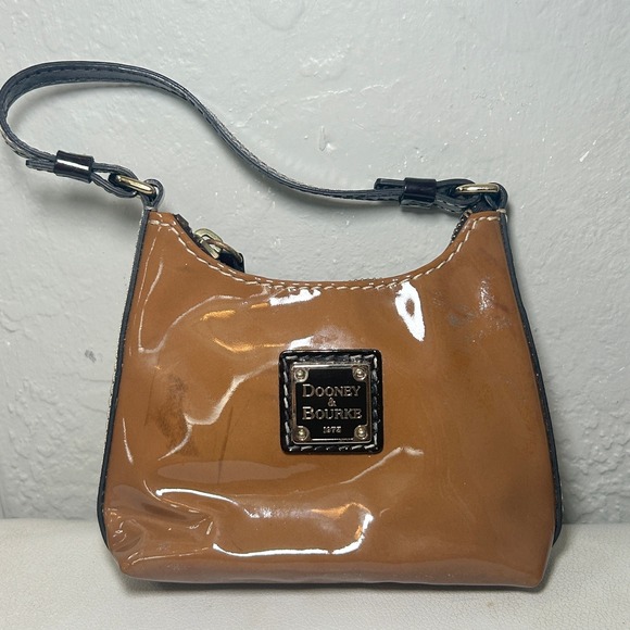 Dooney & Bourke Patent‎ Leather Bitsy Bag Brown Wristlet with Logo Plate